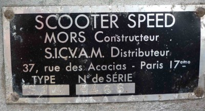 plaque de mon mors speed située sur le reservoir en bas à gauche.