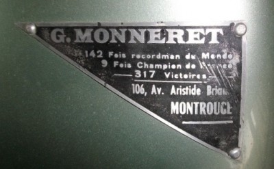 Plaque MONNERET triangle.JPG