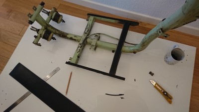 DSC_1984.JPG (2.23 Mio) Consulté 11378 fois Découpe caoutchouc châssis manurhin