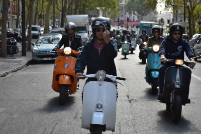 Vespa parade 2012-02.jpg